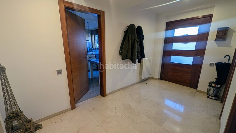 Foto 5ce99b20-6a06-4cd9-ad2a-5e08f2468155. Casa amb xemeneia calefacció aparcament piscina a Cerdanyola del Vallès