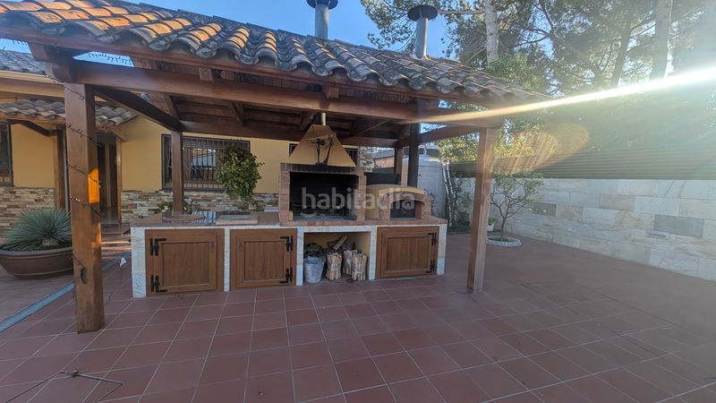 Foto a4861408-551f-49fc-be76-cacd2eb2b676. Casa amb xemeneia calefacció aparcament piscina a Cerdanyola del Vallès