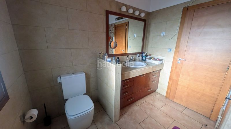 Foto aa837e2d-c6ac-46c6-89b9-46c3818b44aa. Casa amb xemeneia calefacció aparcament piscina a Cerdanyola del Vallès