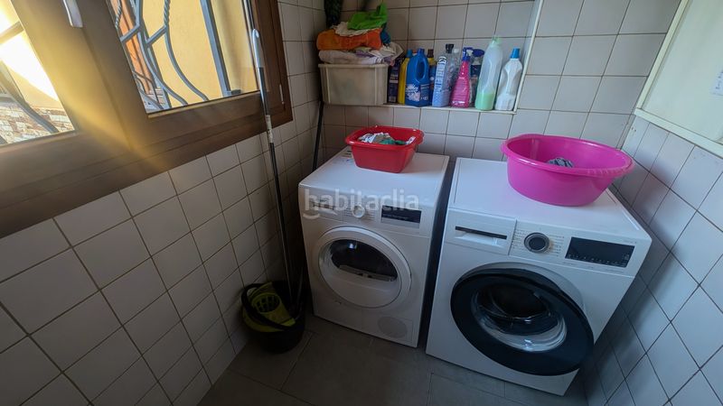 Foto acc58c5e-676c-4e9d-b3b0-f22d58aa1e83. Casa amb xemeneia calefacció aparcament piscina a Cerdanyola del Vallès