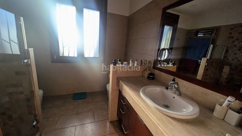 Foto e284e42c-f076-49bc-b02b-a032b9111536. Casa amb xemeneia calefacció aparcament piscina a Cerdanyola del Vallès