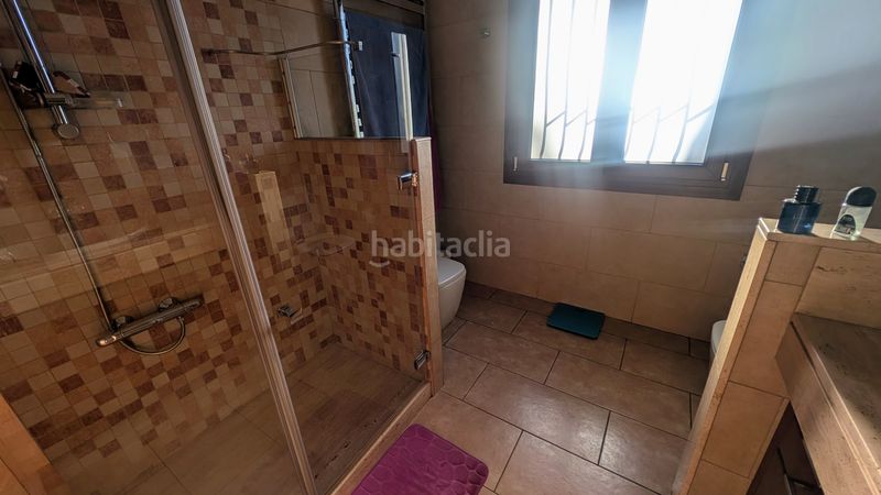 Foto f0ee3eb6-73b5-4e4c-bbc9-a35524961aa2. Casa amb xemeneia calefacció aparcament piscina a Cerdanyola del Vallès