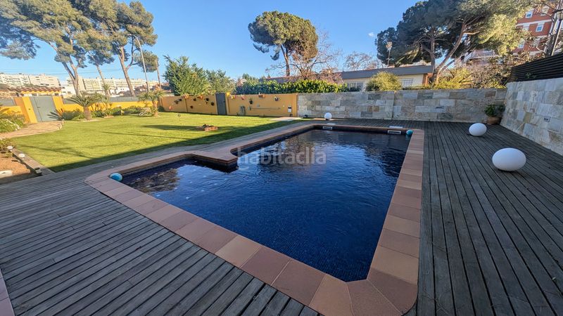 Foto f84199ce-f687-4d76-9fea-3f73325b23c4. Casa amb xemeneia calefacció aparcament piscina a Cerdanyola del Vallès