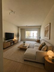 Pis  Avinguda de la primavera. Vivienda 123 m2 4 dormitorios 2 baños y balcón nuevo a estrenar