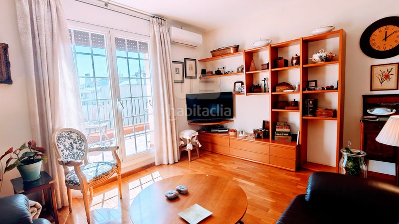 Foto 1e8c6c65-bbeb-4196-93ee-90995bcc0abe. Àtic amb calefacció a Dreta de l´Eixample Barcelona