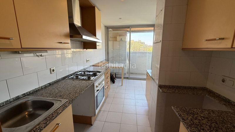 Foto ce1b2b95-35b4-4834-bf55-c439efc86f95. Piso en Poblenou Barcelona