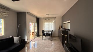 Pis  Carrer de mossèn josep pons. Vivienda 100 m2  3 dormitorios 2 baños con parking