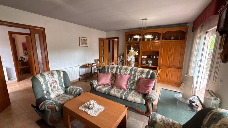 Foto fa696b34-642b-4998-93ea-5bb40da48875. Casa amb xemeneia aparcament a Sant Muç Rubí