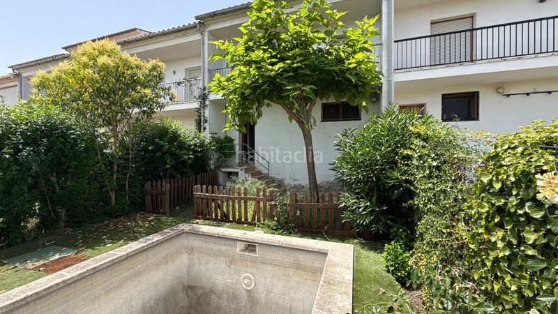 Foto ac20a50f-932c-4809-bdc6-8f23aab978e9. Casa  con piscina en Sils