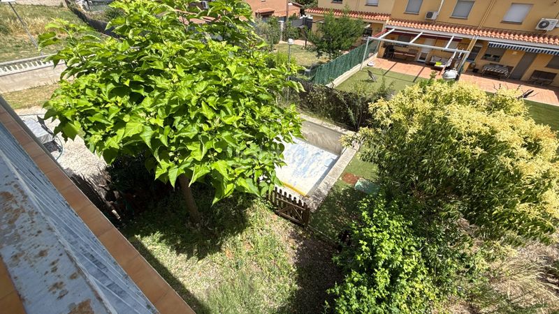 Foto ce959cb8-fa3a-41bb-975c-9c898b22cec1. Casa  con piscina en Sils