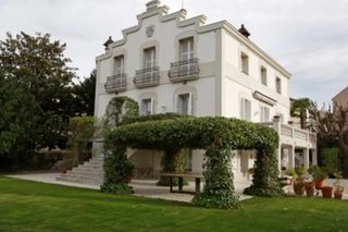 Casa  Carrer sant ramon. Espectacular finca novecentista en el centro de capellades