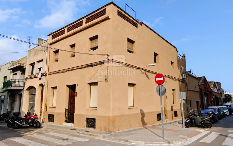 Foto 5644f42b-7353-4270-a32f-75cc07cb1c3d. Casa a schiera in carrer ramón y cajal 15 in Montgat