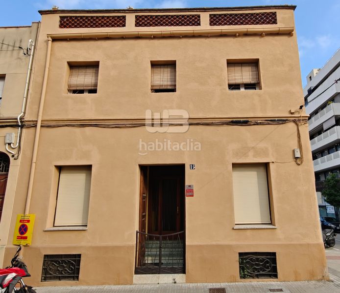 Foto f57f9db3-3435-42d4-8621-b5569281f037. Casa a schiera in carrer ramón y cajal 15 in Montgat