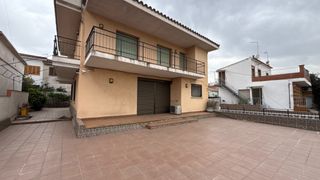 Casa  Calle del sol. Casa en la calle sol de cerdañola del valles