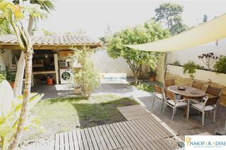 Chalet à Vistahermosa. Casa en venta en alicante  2 plantas  sótano, 4 habitaciones, 3