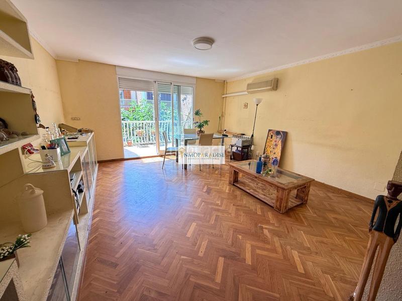 Foto 920ec345-3423-46c5-943b-79b45153cc90. Casa amb aparcament a Benalúa Alicante