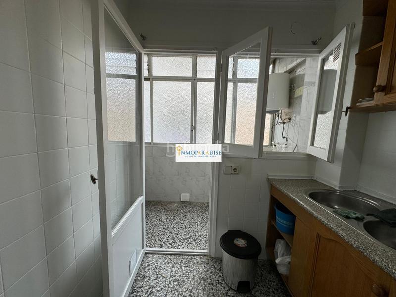 Foto 81d3a35b-e83d-47cd-9f1a-d6943f3d6f4a. Piso inmoparadise ofrece espectacular piso en venta de 81 m2 en la zona de Carolinas Altas 3 hab, 1 baño en Alicante