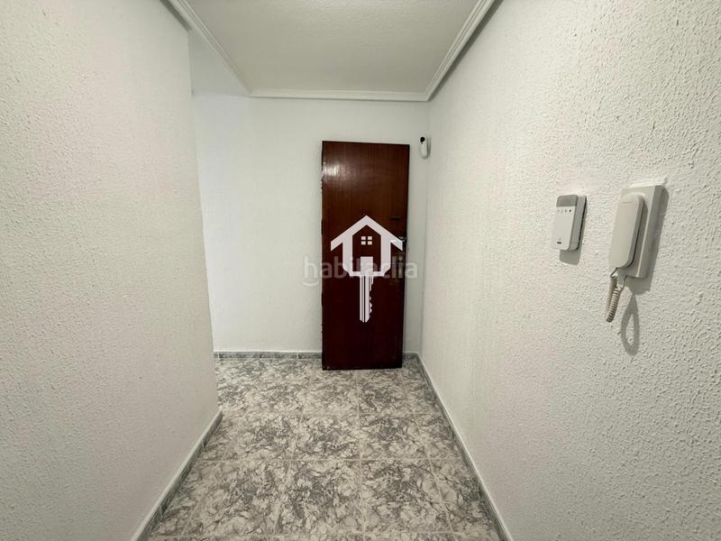 Foto 6312a9b9-4ecc-483f-b297-02293f18441b. Piso  en venta en virgen del remedio, 3 habitaciones, balcón acristalado y ascensor en Alicante