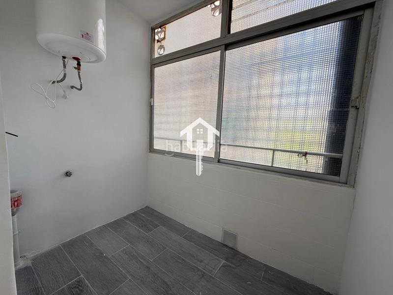 Foto 8ed75e00-9111-4e27-bd3e-e03d9b7bc82a. Piso  en venta en virgen del remedio, 3 habitaciones, balcón acristalado y ascensor en Alicante