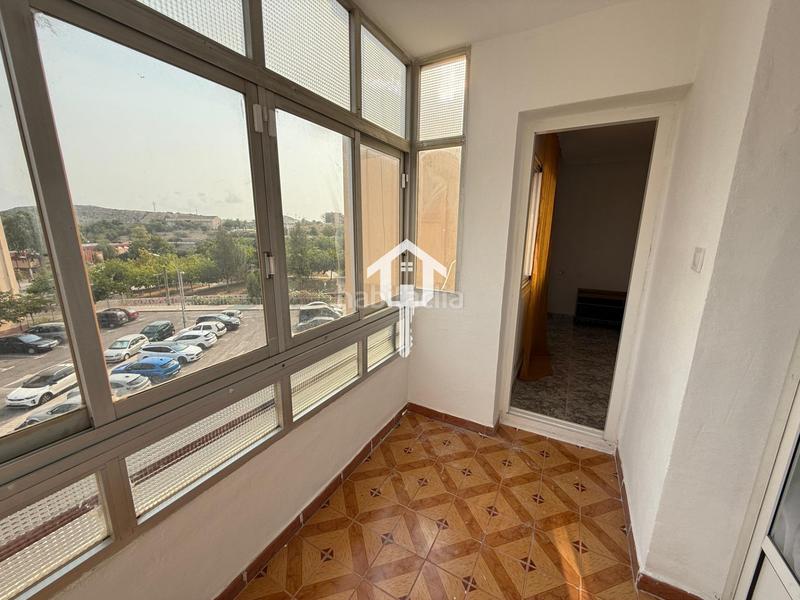 Foto df837d5a-1478-407a-93aa-69504eaad388. Piso  en venta en virgen del remedio, 3 habitaciones, balcón acristalado y ascensor en Alicante