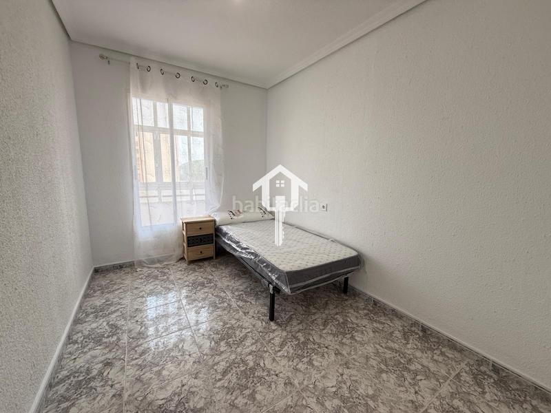 Foto fdb7a9d2-e81b-4f12-88c5-76530d1463a8. Piso  en venta en virgen del remedio, 3 habitaciones, balcón acristalado y ascensor en Alicante