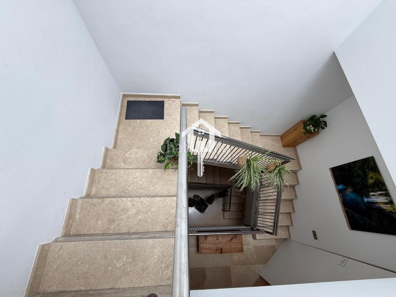 Foto 4204a327-8da8-4ec5-8e0b-41caec070432. Casa adosada chalet adosado en venta en alcoy en Centre-Zona Alta Alcoi