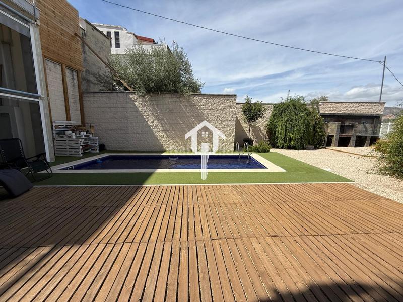 Foto 5f5920cd-fa2e-4f56-b89a-30aefb2943ac. Casa adosada chalet adosado en venta en alcoy en Centre-Zona Alta Alcoi