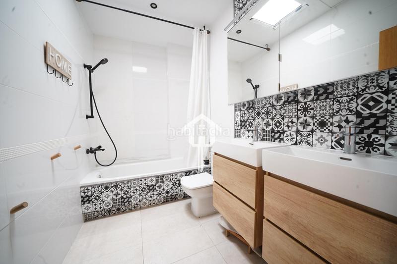 Foto 70fe8632-df91-43be-892d-b4be9cc29c3e. Casa adosada chalet adosado en venta en alcoy en Centre-Zona Alta Alcoi