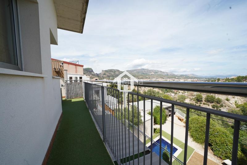 Foto b3199951-4ce7-4638-9d6a-d24e8cdc61ce. Casa adosada chalet adosado en venta en alcoy en Centre-Zona Alta Alcoi