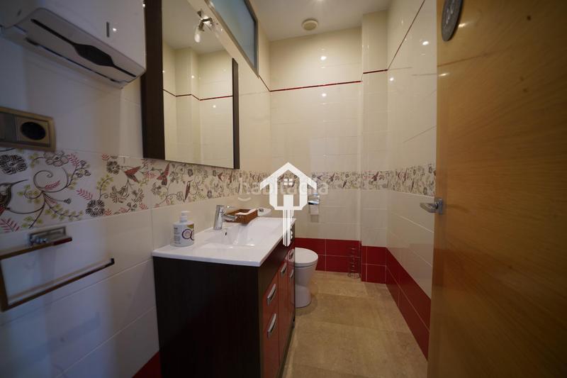 Foto b3f9e750-4c88-4607-b83f-9aa6484a7e26. Casa adosada chalet adosado en venta en alcoy en Centre-Zona Alta Alcoi