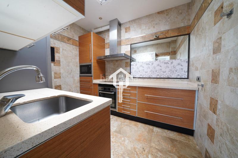 Foto d16187f2-1bc2-4116-bf58-7037fc612dcb. Casa adosada chalet adosado en venta en alcoy en Centre-Zona Alta Alcoi