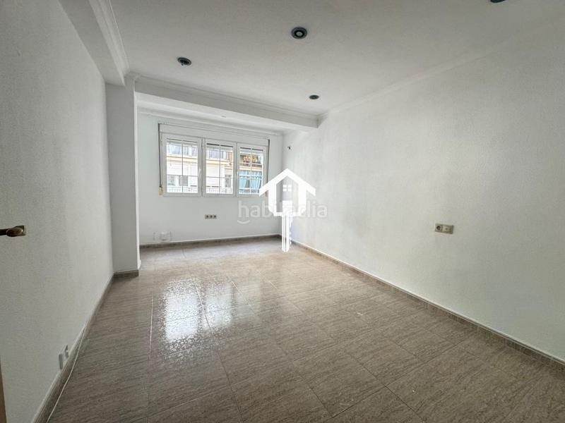 Foto edfd038f-30db-448a-9776-174510423ff2. Flat in Carolinas Altas Alicante