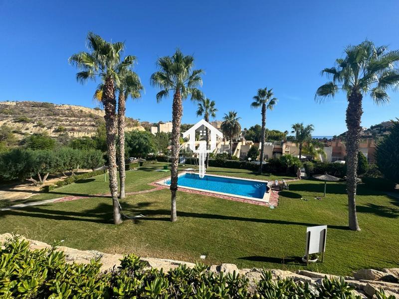 Foto 60597d09-6078-4c40-af05-3d6c26d525ba. Xalet amb aparcament a Pueblo Acantilado-Lanuza Campello (el)
