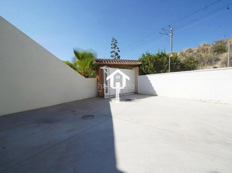 Foto f3ad262d-030e-4093-8512-1f248a8ea6e9. Xalet amb aparcament a Pueblo Acantilado-Lanuza Campello (el)