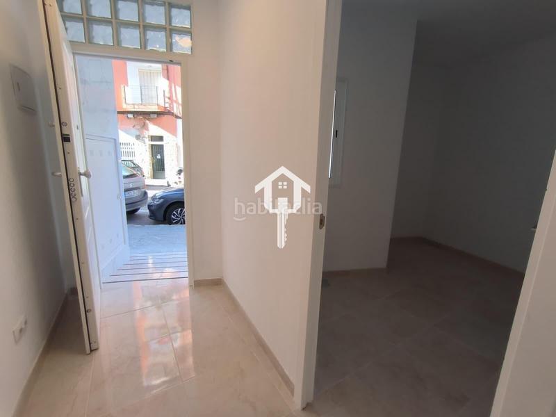 Foto 46de5bf5-1353-4c42-8c1d-731fd260a14d. Local comercial a Carolinas Altas Alicante