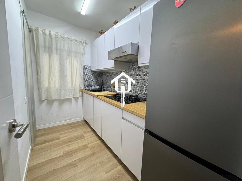 Foto 858677a8-2d36-4585-a6de-fab4b20a738f. Pis a Mercado Alicante