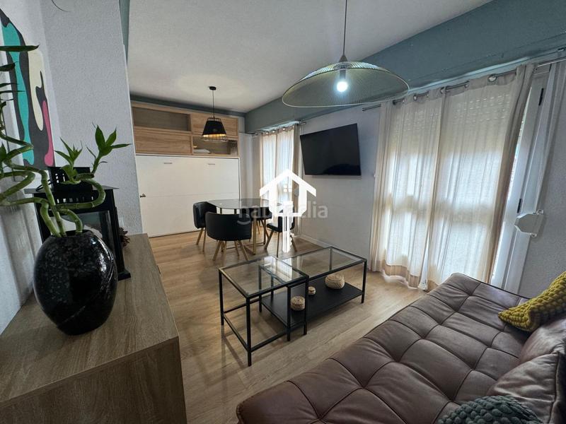 Foto a1d8b407-553b-4276-9c8b-ab58e7a637d8. Pis a Mercado Alicante