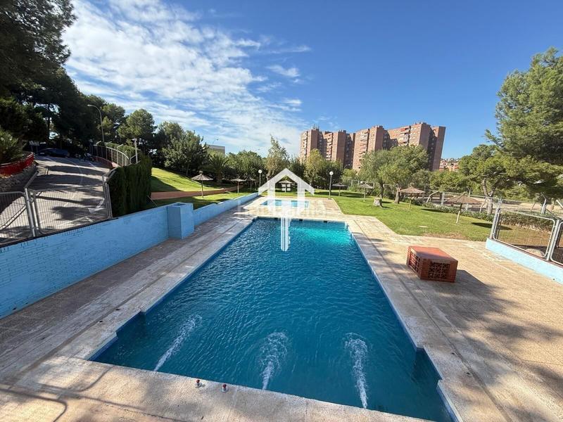 Foto 675ec936-2b69-4b0b-9ae7-e9ae5f3a8a22. Flat with pool in Juan XXIII Alicante