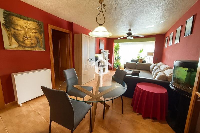 Foto 05432e79-b885-4be2-bc0e-85aa13232ac3. Piso  en venta en ciudad elegida, 3 habitaciones, piscina, garaje y vistas al mar en Alicante