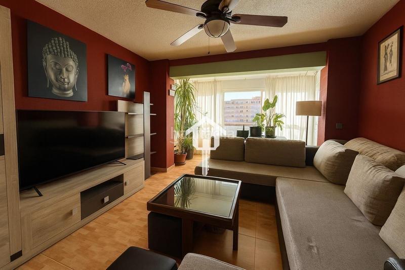 Foto 1238e0a8-6731-4fd8-91fd-4a69ecf20457. Piso  en venta en ciudad elegida, 3 habitaciones, piscina, garaje y vistas al mar en Alicante