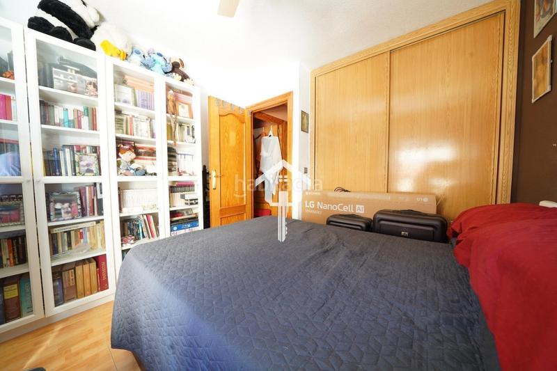 Foto 37c605ab-97f4-4ddb-ba91-1ae2008f50e0. Piso  en venta en ciudad elegida, 3 habitaciones, piscina, garaje y vistas al mar en Alicante