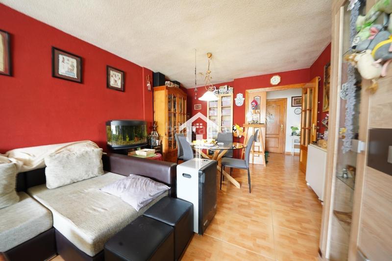 Foto 6ce5d5d5-c331-472d-a38c-2bfa6e5fcb62. Piso  en venta en ciudad elegida, 3 habitaciones, piscina, garaje y vistas al mar en Alicante