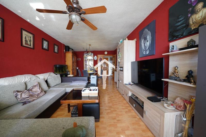 Foto a00b0d51-aa53-49c8-9a84-9e476402bf8b. Piso  en venta en ciudad elegida, 3 habitaciones, piscina, garaje y vistas al mar en Alicante