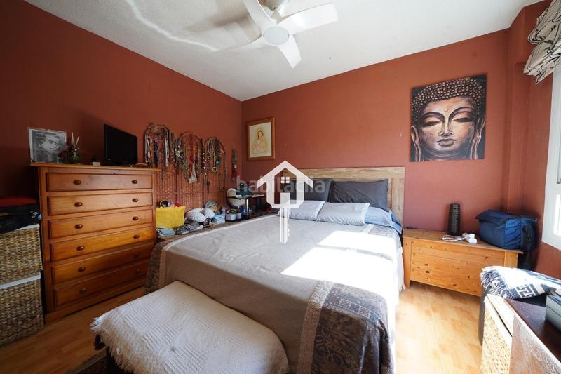 Foto a510283c-858c-4b45-bfb5-0db929857303. Piso  en venta en ciudad elegida, 3 habitaciones, piscina, garaje y vistas al mar en Alicante