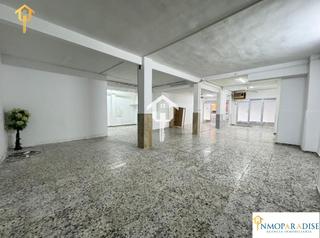 Local commercial  Calle canovas del castillo. Inmoparadise les ofrece espectacular local comercial en la zona