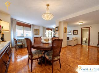 Pis  Calle arq morell. Piso de 103 m2 con garaje, trastero y balcón en pleno centro de