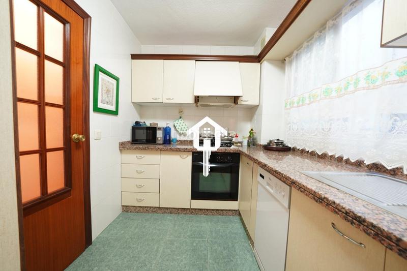 Foto 2264ce58-1728-4e74-a188-6eb42f517096. Etagenwohnung mit parking in Ensanche-Diputación Alicante