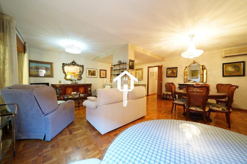 Foto 449c9610-1d43-48b7-9da6-ee4b96b8c6a9. Etagenwohnung mit parking in Ensanche-Diputación Alicante