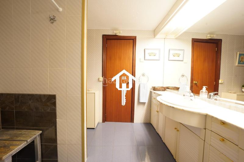 Foto 46292079-733f-475e-9f0d-51f8039b1cc9. Etagenwohnung mit parking in Ensanche-Diputación Alicante