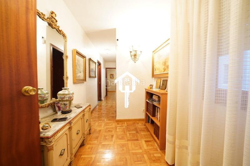 Foto 5194944a-3a7a-4107-991e-457965cb21d4. Etagenwohnung mit parking in Ensanche-Diputación Alicante